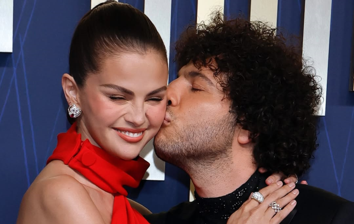 Selena Gomez Gossiping With Fiancé Benny Blanco at the 2025 Emmys Wins Hearts